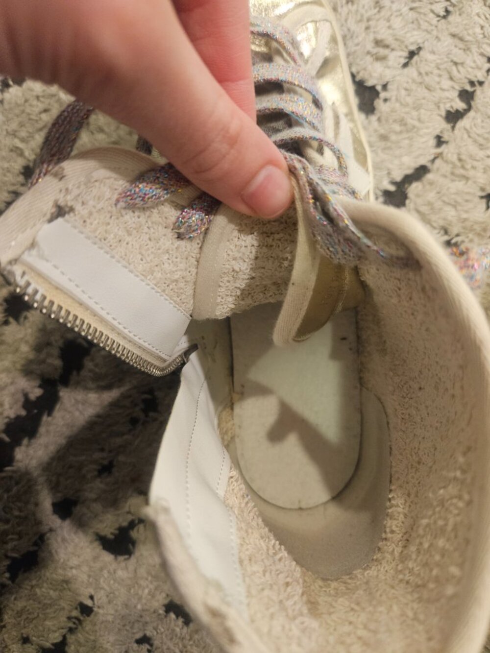 Golden Goose Sneakers - Picture 6 of 7